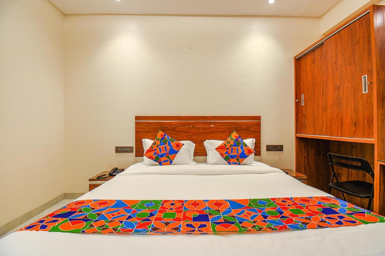 Fabhotel Gaurav Galaxy プネ エクステリア 写真